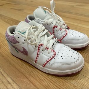 Jordan 1s, only worn once, great condition